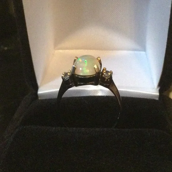 Elegant Majestic Fiery Opal Ring